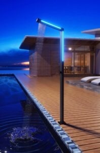 Douche extérieure monoflux en acier inoxydable série Sense avec éclairage LED.